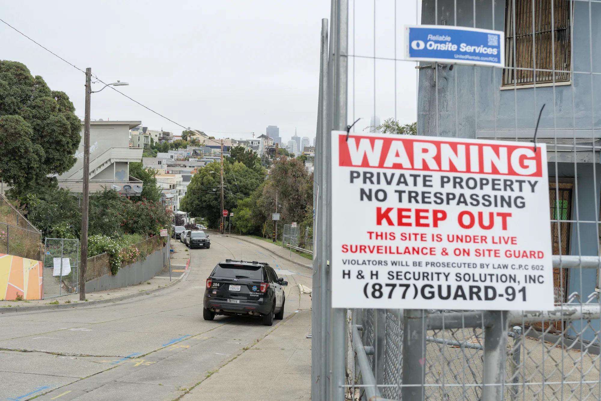 May 7th, 2026: San Francisco Police Department officers watch over Potrero Annex while PG&E perform a gas shutoff.